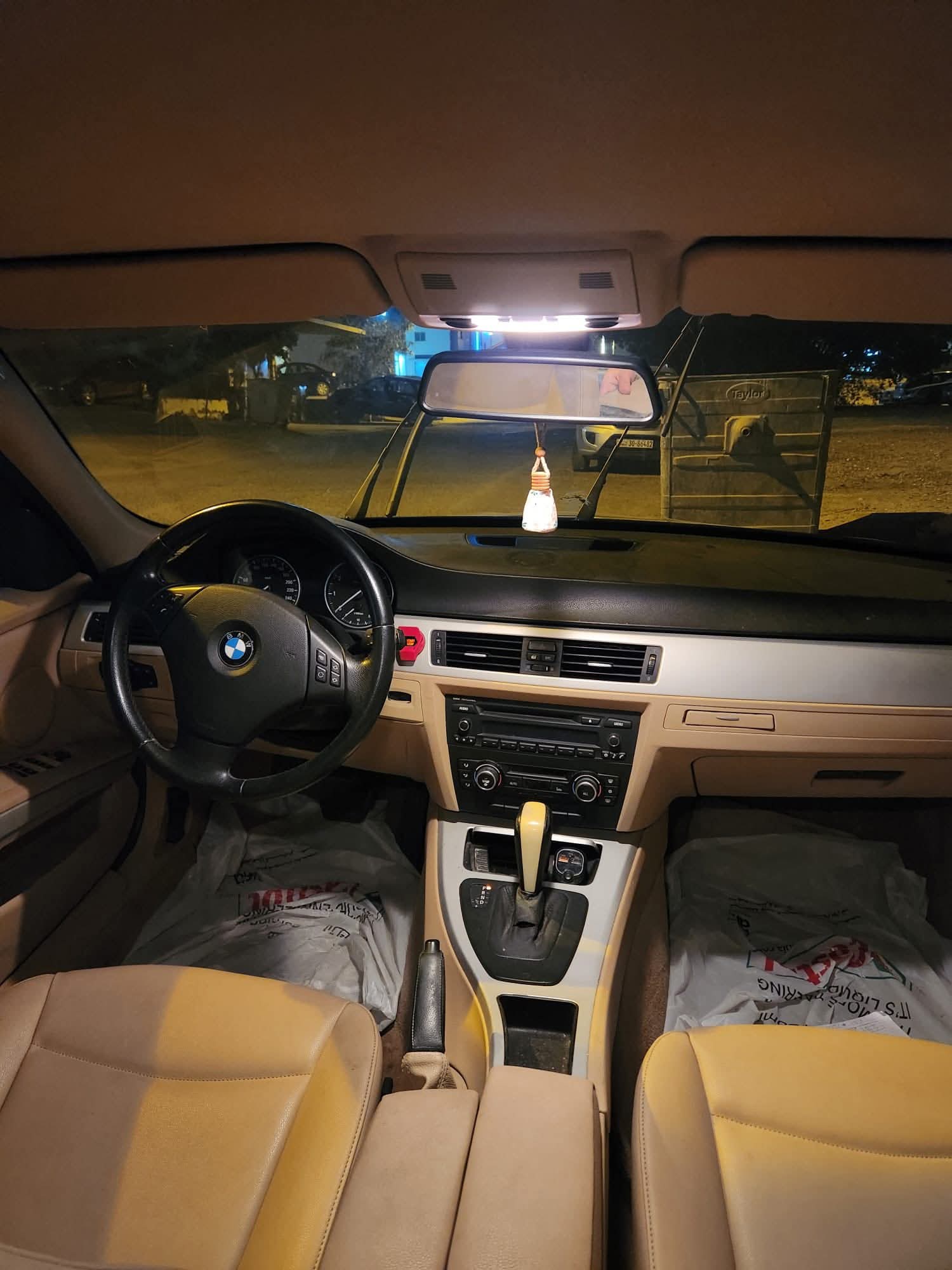 بي إم دبليو 320i  للبيع - صورة 5