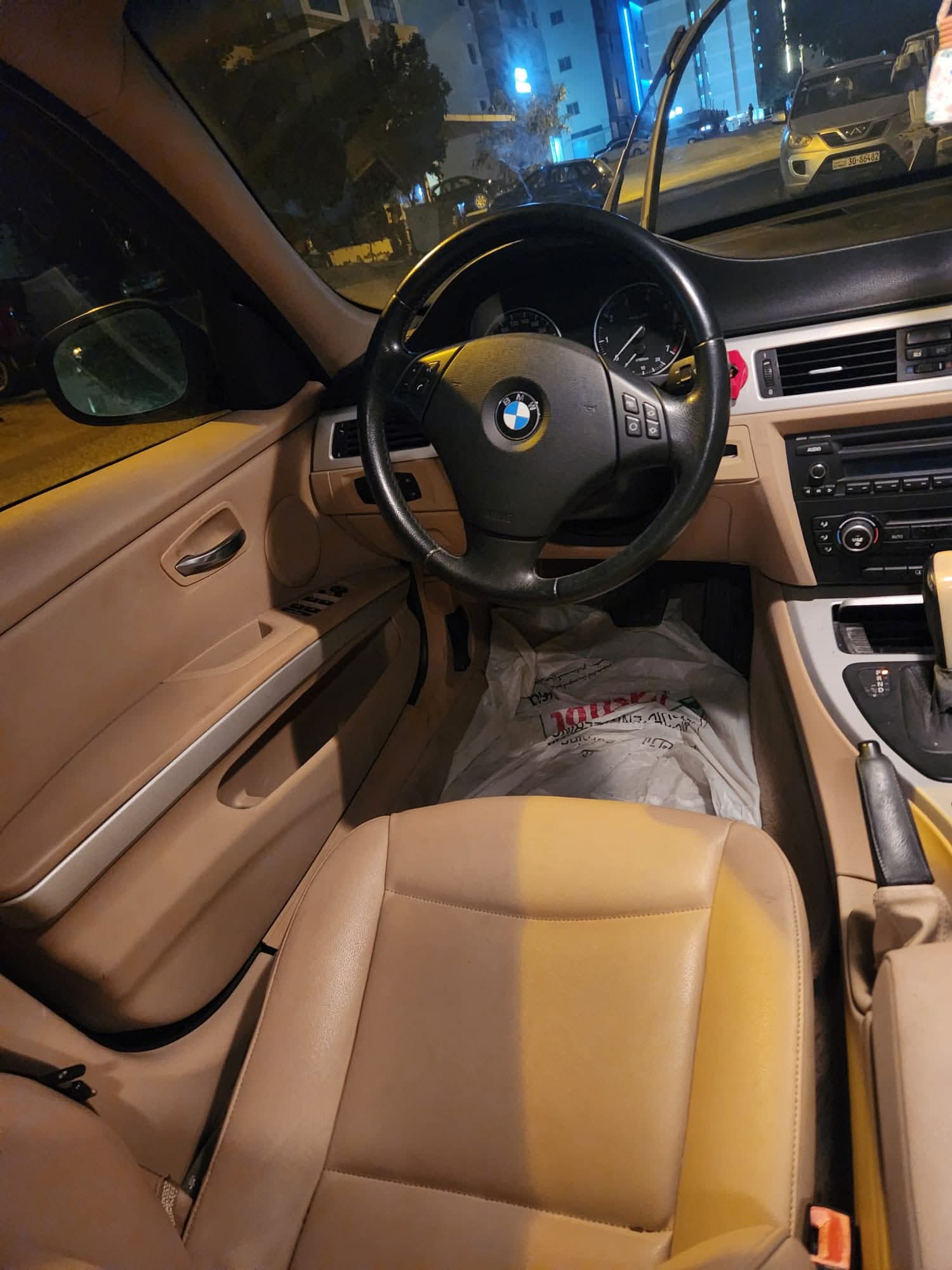 بي إم دبليو 320i  للبيع - صورة 6
