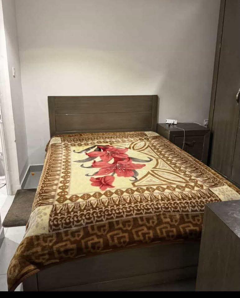 متاح غرفة خشب ممتاز - صورة 1
