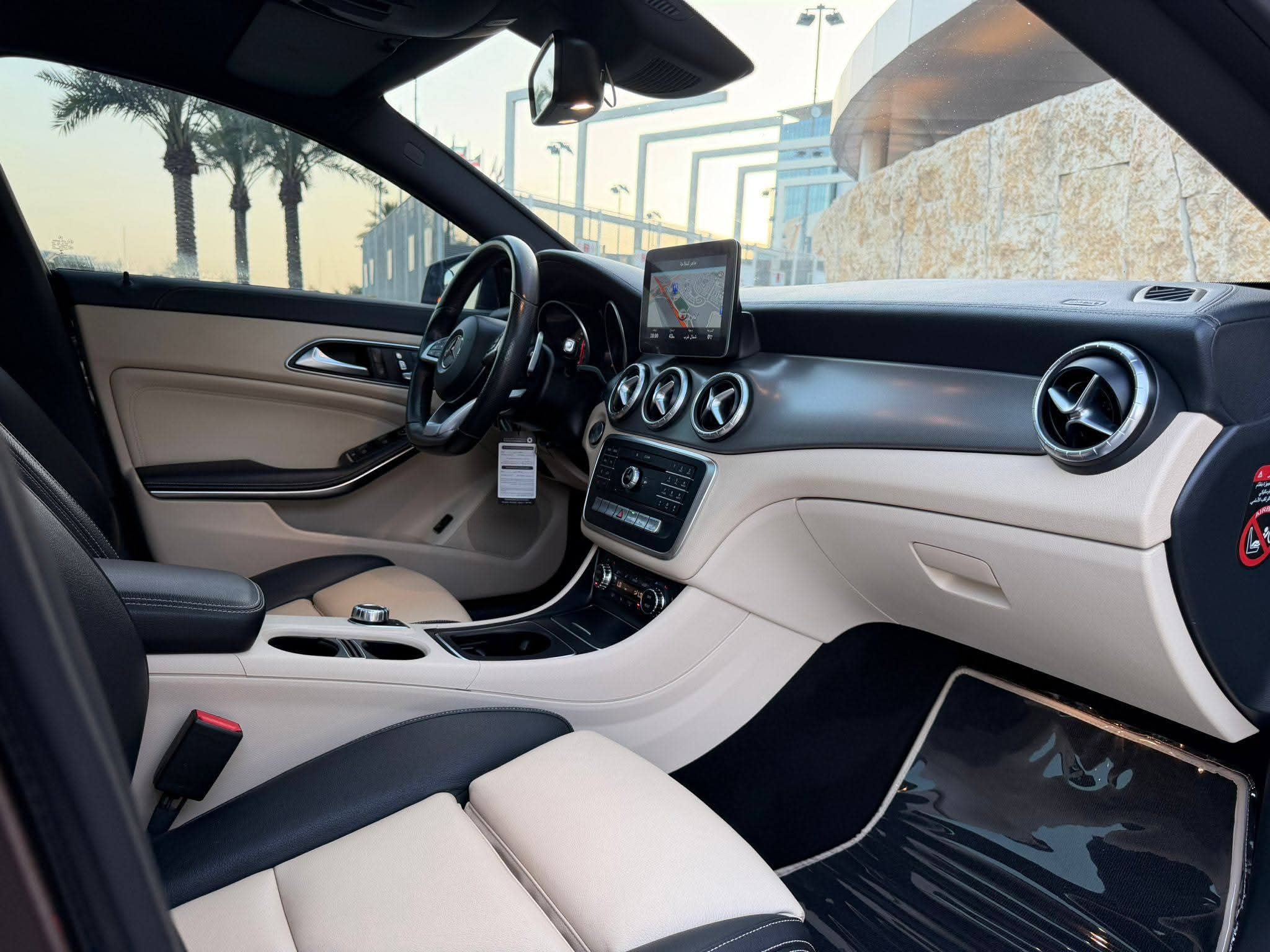 للبيع سياره مرسيدس CLA 250 مديل ٢٠١٨ - صورة 11