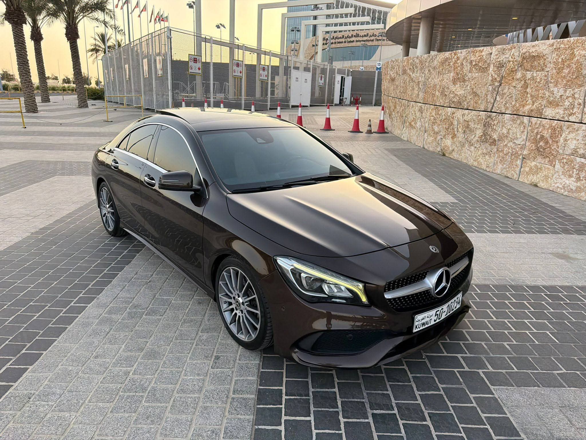 للبيع سياره مرسيدس CLA 250 مديل ٢٠١٨ - صورة 1