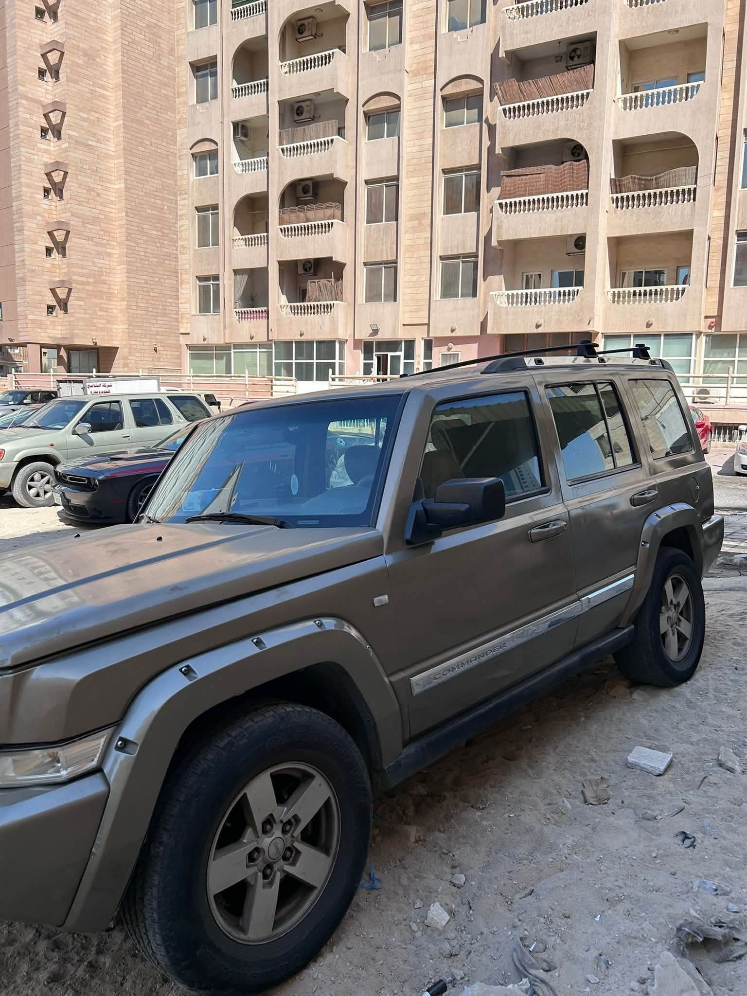 للبيع سياره جيب كوماندر - صورة 2