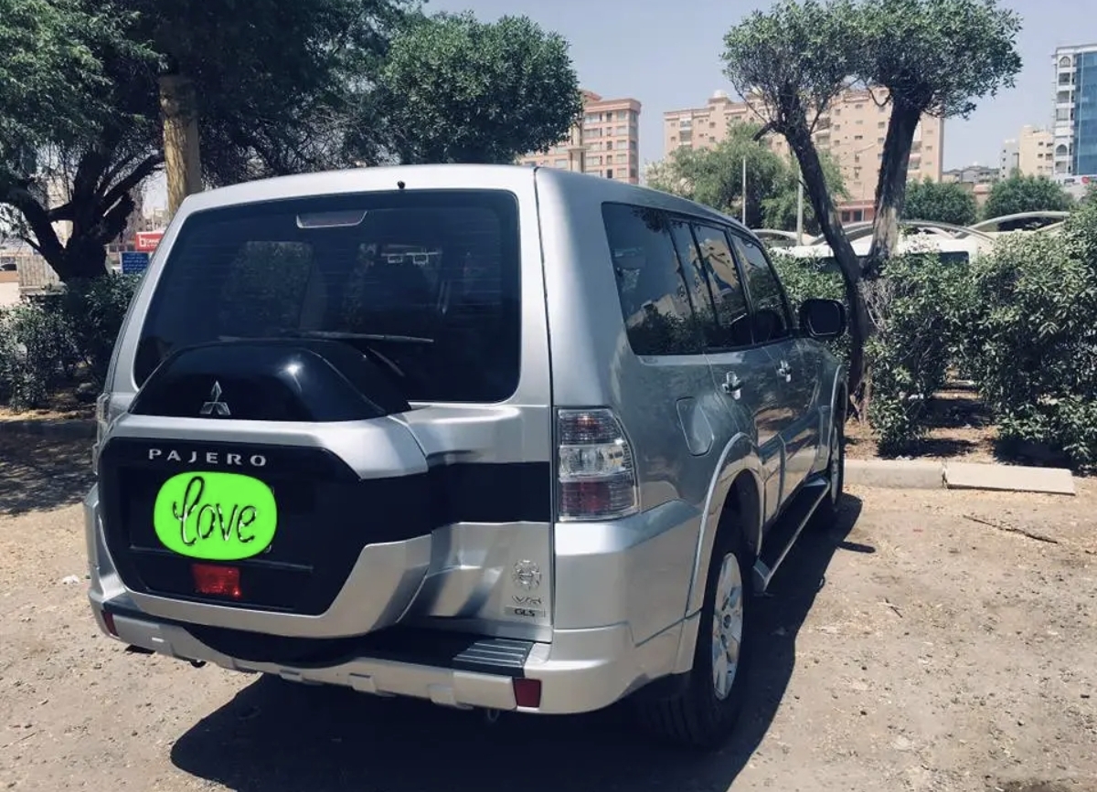 للبيع جيب ميتسوبيشي باجيرو موديل 2019 - صورة 2