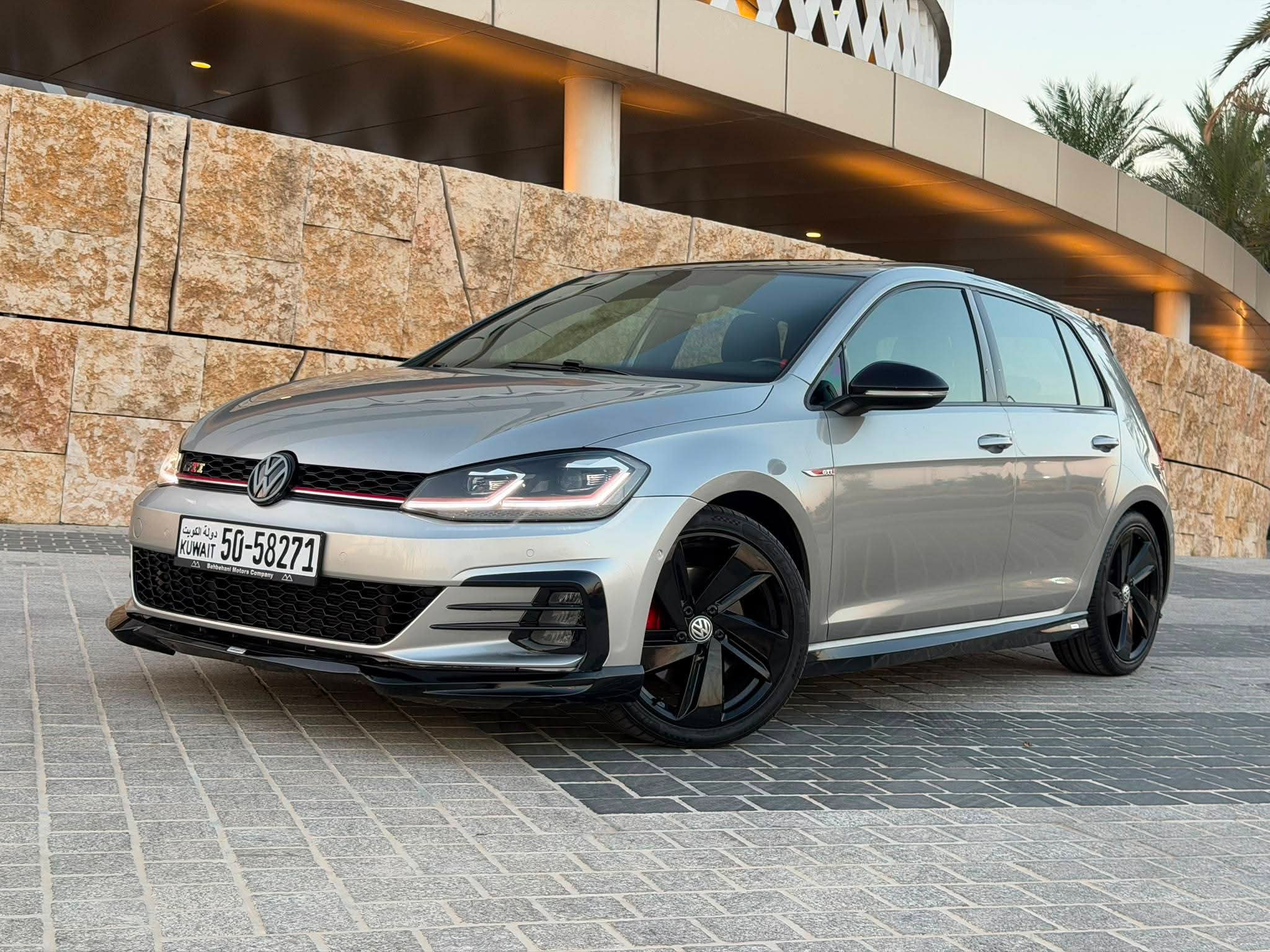 للبيع سياره جولف GTI مديل ٢٠١٨ - صورة 4