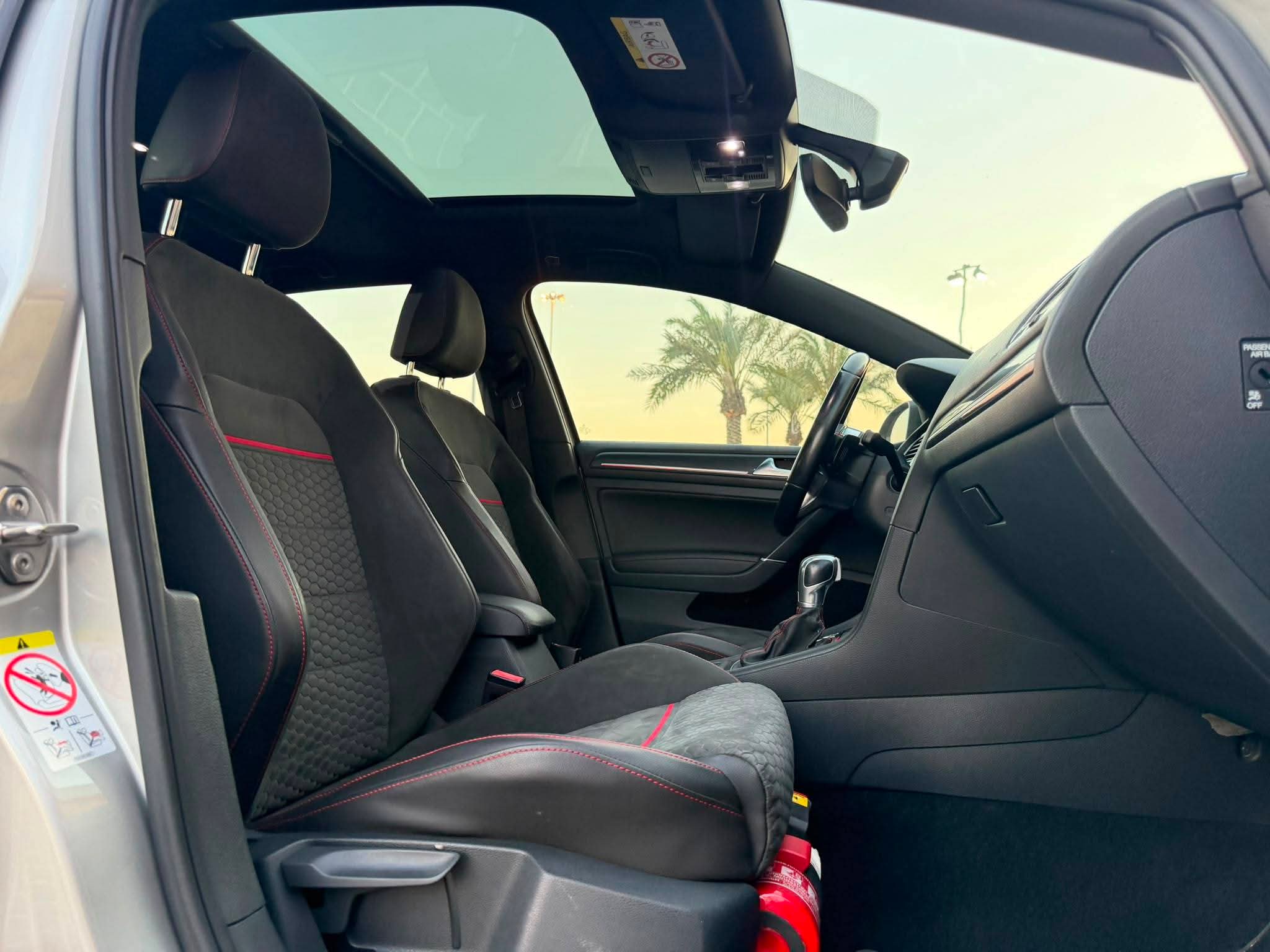 للبيع سياره جولف GTI مديل ٢٠١٨ - صورة 10
