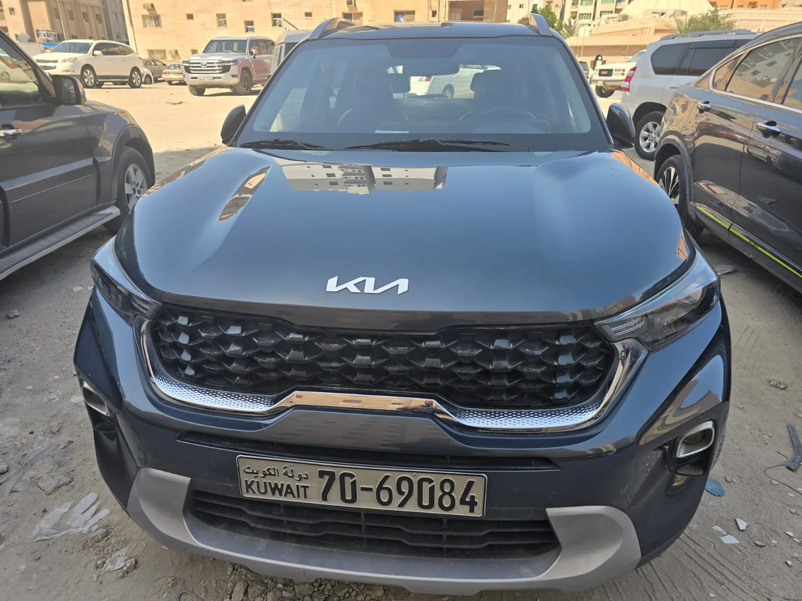 للبيع Kia 2023 العادية? - إيجار في حولي
