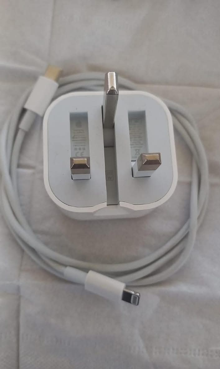 شحن ايفون 17 ايفون 16 ايفون 15 ايفون 14  شحن الاصلي