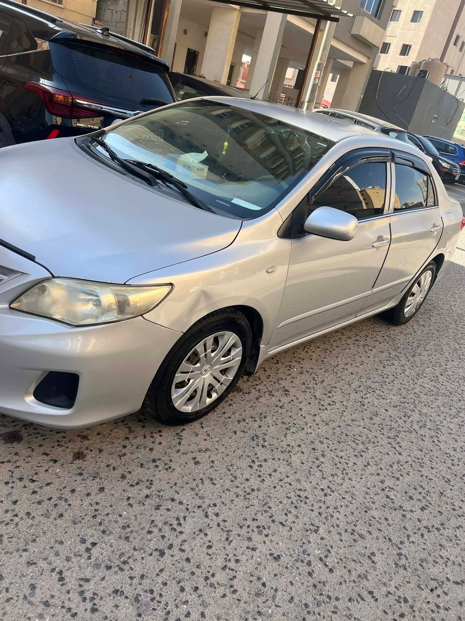 تويوتا كرولا موديل ٢٠١٣ نظيفه جدا تقريبا