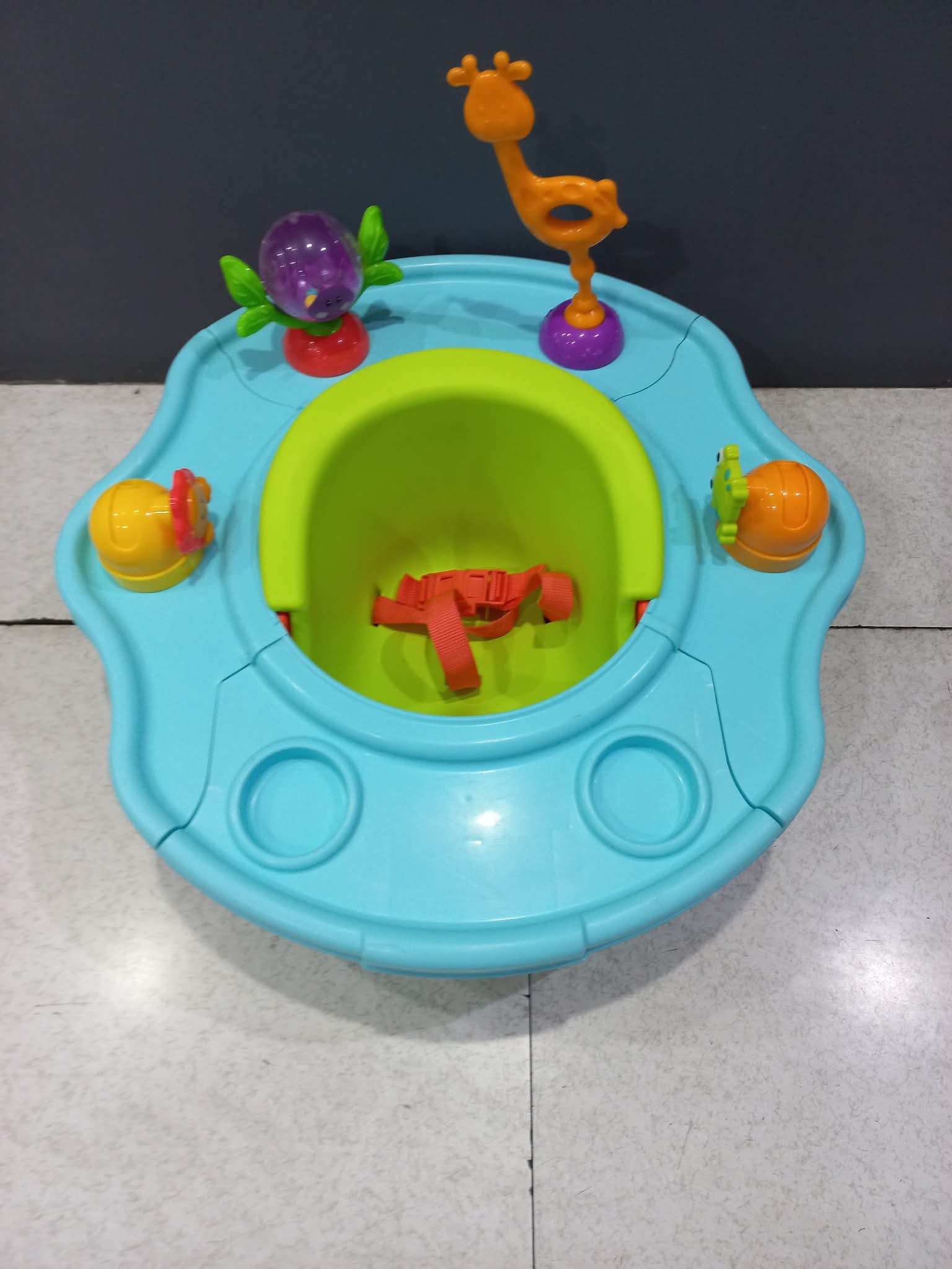 كرسى تعليم جلوس، موسيقى والعاب