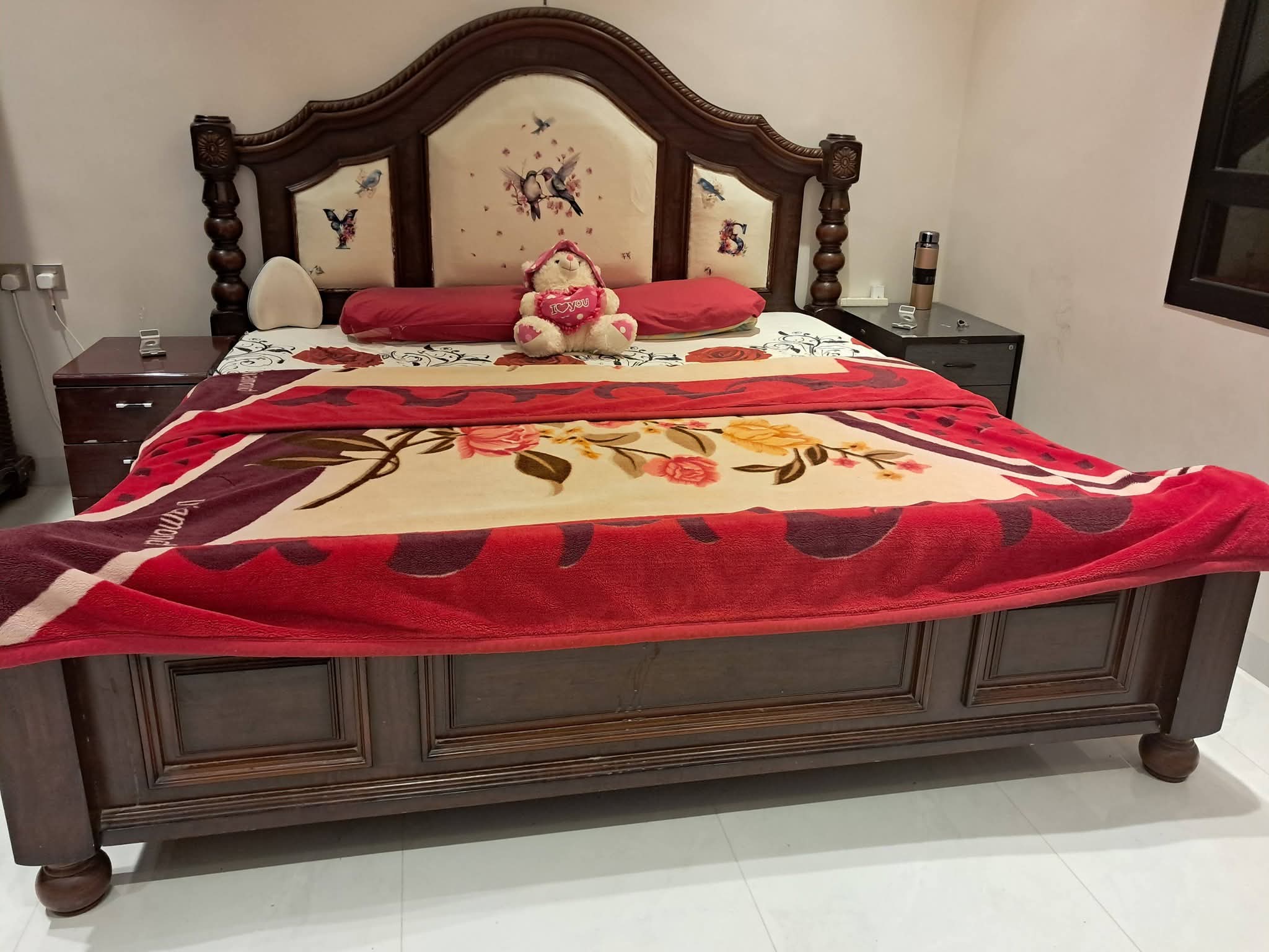 للبيع غرفة نوم كامله مع المرتبه